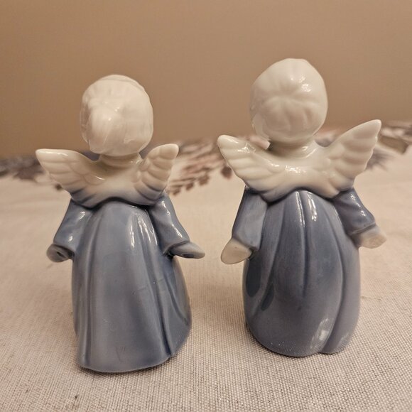 Vintage Blue and White Glaze Kissing Angels - Picture 4 of 9